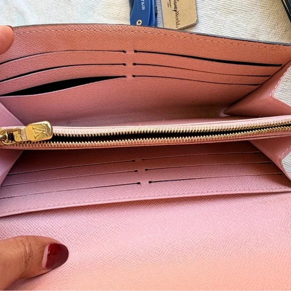 Louis Vuitton Sarah Wallet - Picture 8 of 8